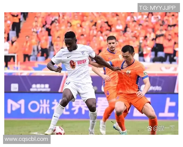 广州与辽宁激战正酣赛场上演精彩对决引发球迷热议 广州与辽宁激战正酣赛场上演精彩对决引发球迷热议