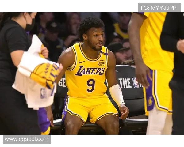 湖人对决雄鹿精彩原声直播全程回顾与分析