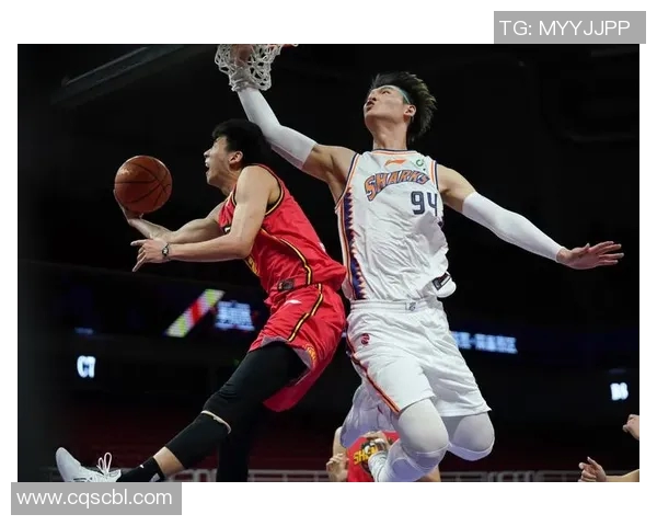 王哲林的篮球之路：从青涩少年到CBA巨星的成长故事