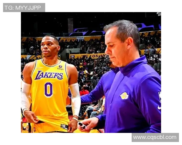 爵士与独行侠激战正酣球星对决引爆全场激情时刻