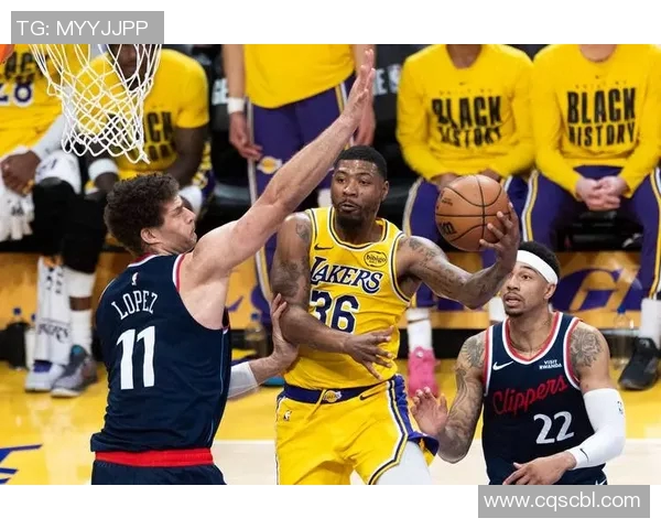 湖人快船对决激战正酣球迷热情高涨赛事精彩纷呈